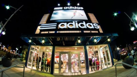 Adidas non paga più gli affitti: polemiche in Germania