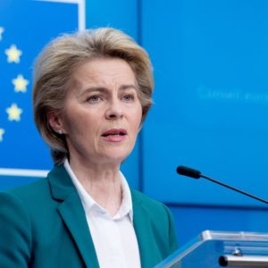 Brexit, Von der Leyen fa causa al Regno Unito