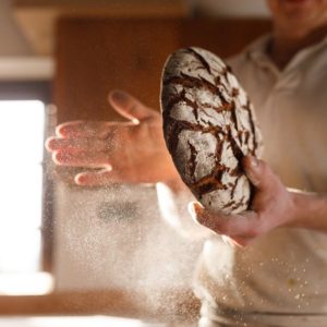 Chiusi in casa: pela Itália com receitas de pão caseiro