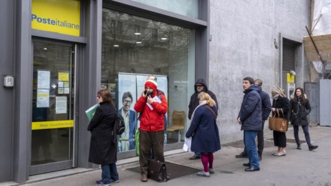 Pensioni aprile, Poste anticipa pagamento al 26 marzo