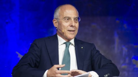 Enel, bilancio 2022: utile ordinario a 5,4 miliardi, dividendo a 40 centesimi, buyback di 2 miliardi