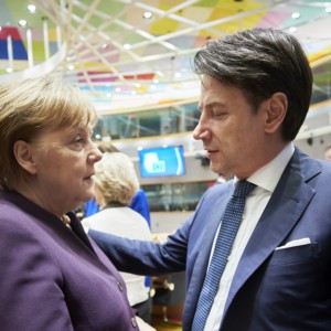 Mes, Merkel incalza Conte: “Non l’abbiamo creato per non usarlo”