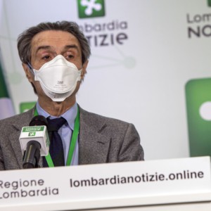 Lombardia: îngrijire medicală, ce înfrângere. Ei bine, doar medici și asistente