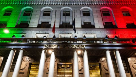 Intesa Sanpaolo berfokus pada crowdfunding untuk wilayah