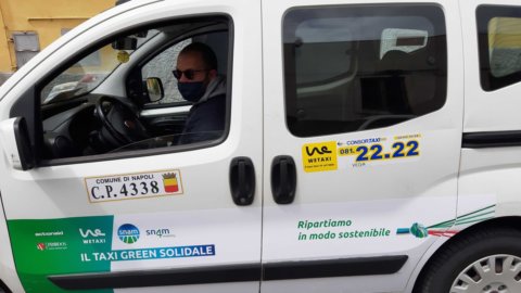 Covid à Naples : la solidarité verte des taxis