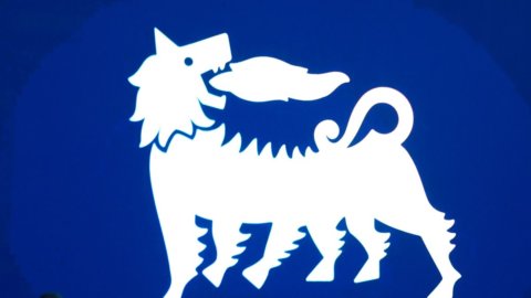 Eni si fa in due e corre a Piazza Affari