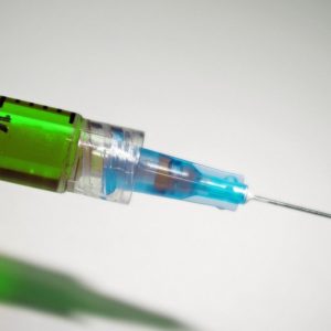 Covid, Natale senza cenoni ma a fine gennaio vaccini in mille ospedali