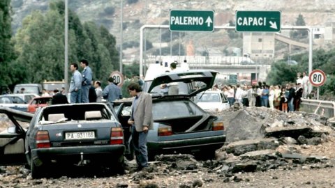 ACCADDE OGGI – Strage di Capaci, 28 anni fa l’assassinio di Falcone