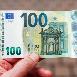 Euro ve Btp, Kurtarma Fonu'nun kanatlarında uçuyor