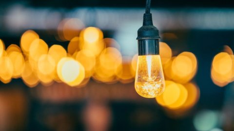 Mercato libero energia, l’Authority: “Attenti ai prezzi”