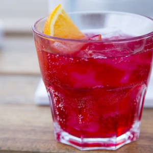 Campari strânge 1,2 miliarde cu noi acțiuni și obligațiuni convertibile pentru achiziționarea de coniac Courvoisier. Titlul jos