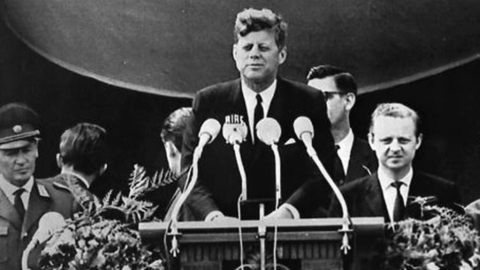 C'EST ARRIVÉ AUJOURD'HUI - John Kennedy en 1963 : "Je suis un Berlinois"