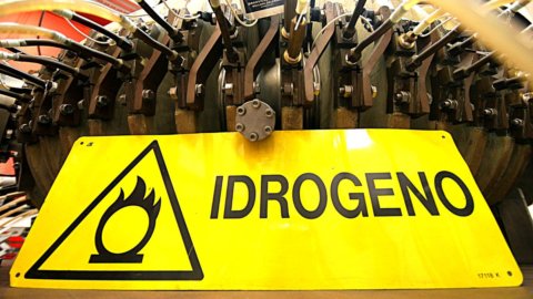 Idrogeno verde, la Sardegna prepara i bandi. Sarà prodotto nelle aree industriali abbandonate