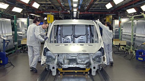 Borsa: Fca sugli scudi, ma cede sulle tasse in Lussemburgo