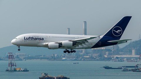 Lufthansa torna a volare: primo utile dopo il Covid
