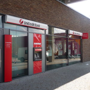 Unicredit cede 1,6 miliardi di Npl leasing immobiliari