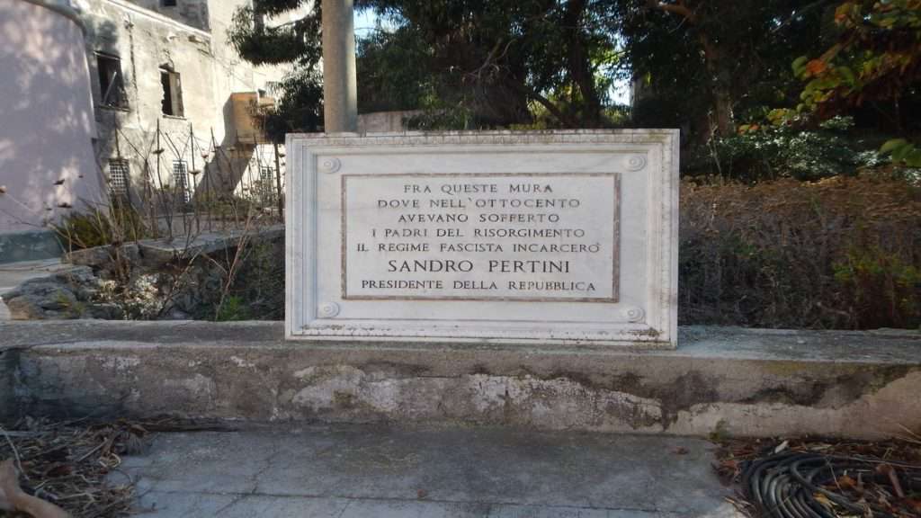 Sandro Pertini plakası