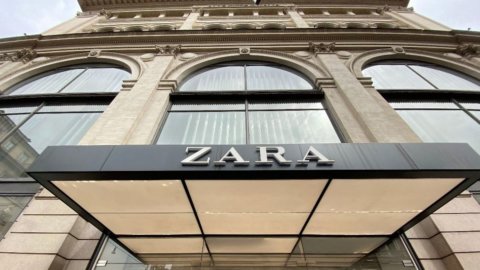 Zara 关闭 1.200 家门店，专注线上销售