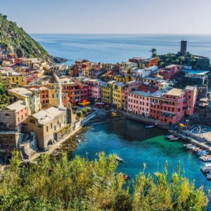 Cinque Terre'den Dolomitler'e yüksek hızda: trenle yaz