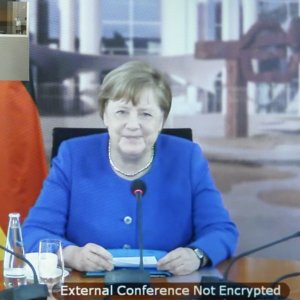 Efek Merkel di bursa saham, semuanya dalam pandangan Dana Pemulihan