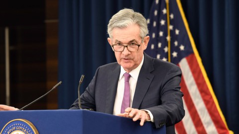 Le Borse aspettano segnali da Powell: banche contrastate, Bitcoin giù