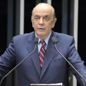 Brasil, ex-ministro Serra: "Só a pandemia impede a deposição de Bolsonaro"