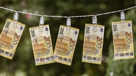 Recovery Fund premia banche, Btp ed euro: su oro e argento