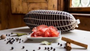 Bresaola intera e a fettine