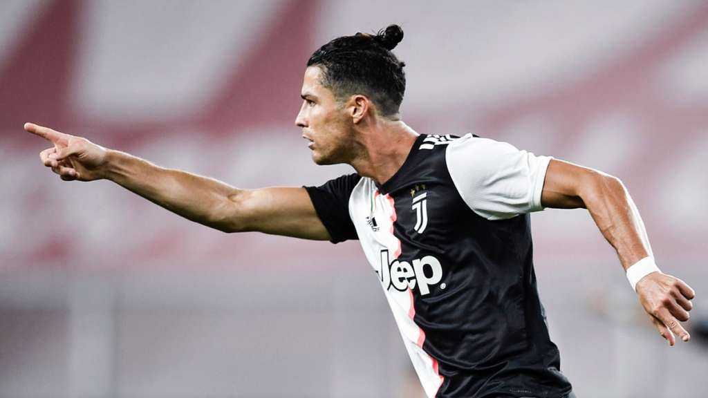 Cristiano Ronaldo (CR7)