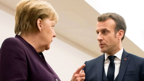 Sommet européen : Hollande roque, Macron-Merkel cherche une issue