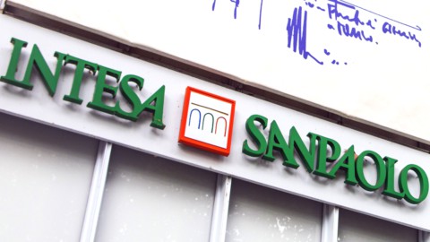 Intesa SanPaolo, nei primi nove mesi del 2021 l’utile vola a 4 miliardi (+28,7%)