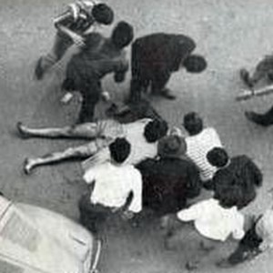 今天发生的事情——雷焦艾米利亚大屠杀压倒了坦布罗尼政府