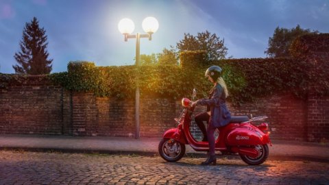 Ecobonus su scooter elettrici e ibridi: sconti al via, la guida