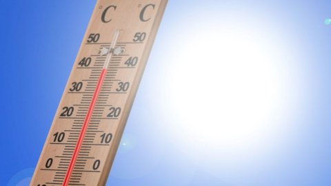 Meteo, arriva l’estate: caldo sopra la media fino a luglio