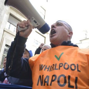 Whirpool: joi grevă de 8 ore și demonstrație la Roma