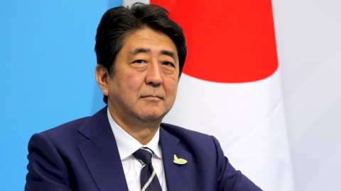 日本前首相安倍晋三遭退役军人持枪袭击身亡