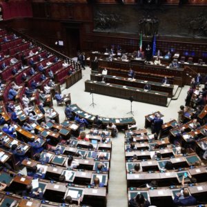 Milleproroghe, sì della Camera al decreto: Proroga per balneari, smart working e mutui agevolati