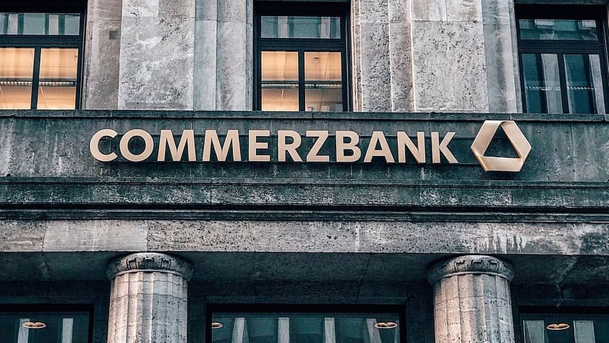 Commerzbank Shares Surge: Barclays Takes 16% Stake, But What's Behind the Move?