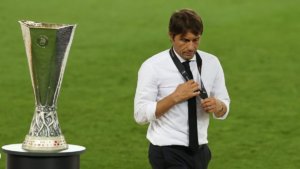 Antonio Conte deluso per non aver vinto la Coppa