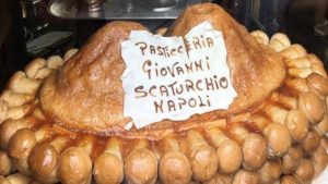 Vesuvio babà di Scaturchio a Napoli