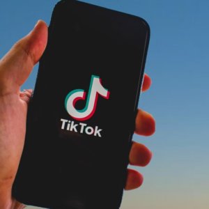 TikTok，向微软说不：甲骨文技术合作伙伴