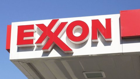 ExxonMobil sfida il declino a colpi di dividendo