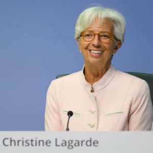 Lagarde rassicura su Evergrande ma per i mercati resta una mina vagante