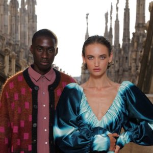 Milan Fashion Week: edisi "phygital" sedang berlangsung