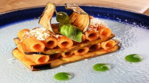 Pasta alla norma dello chef Peppe Barone di Terrammare a Milano