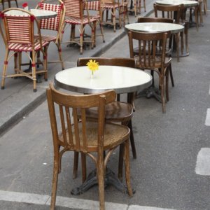 Parigi dichiara guerra alle auto: via il 50% dei parcheggi