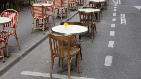 Paris déclare la guerre à la voiture : suppression de 50 % du stationnement