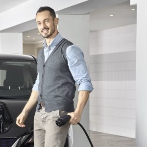 Mobil listrik, Enel X sependapat dengan Weltmeister