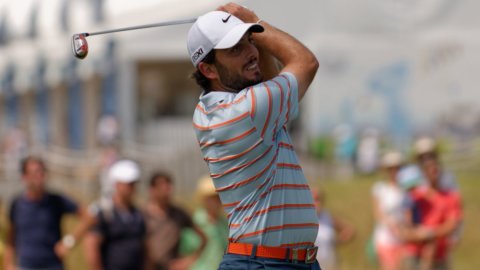 Golf: torna Molinari, ma riparte da numero 73 del mondo