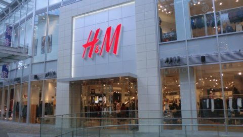 H&M punta sull’e-commerce e chiuderà 250 negozi